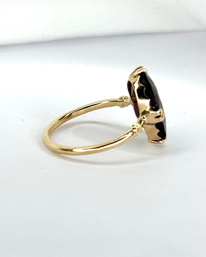 Anillo de cóctel solitario con granate de 4.15 quilates "Ciruela"