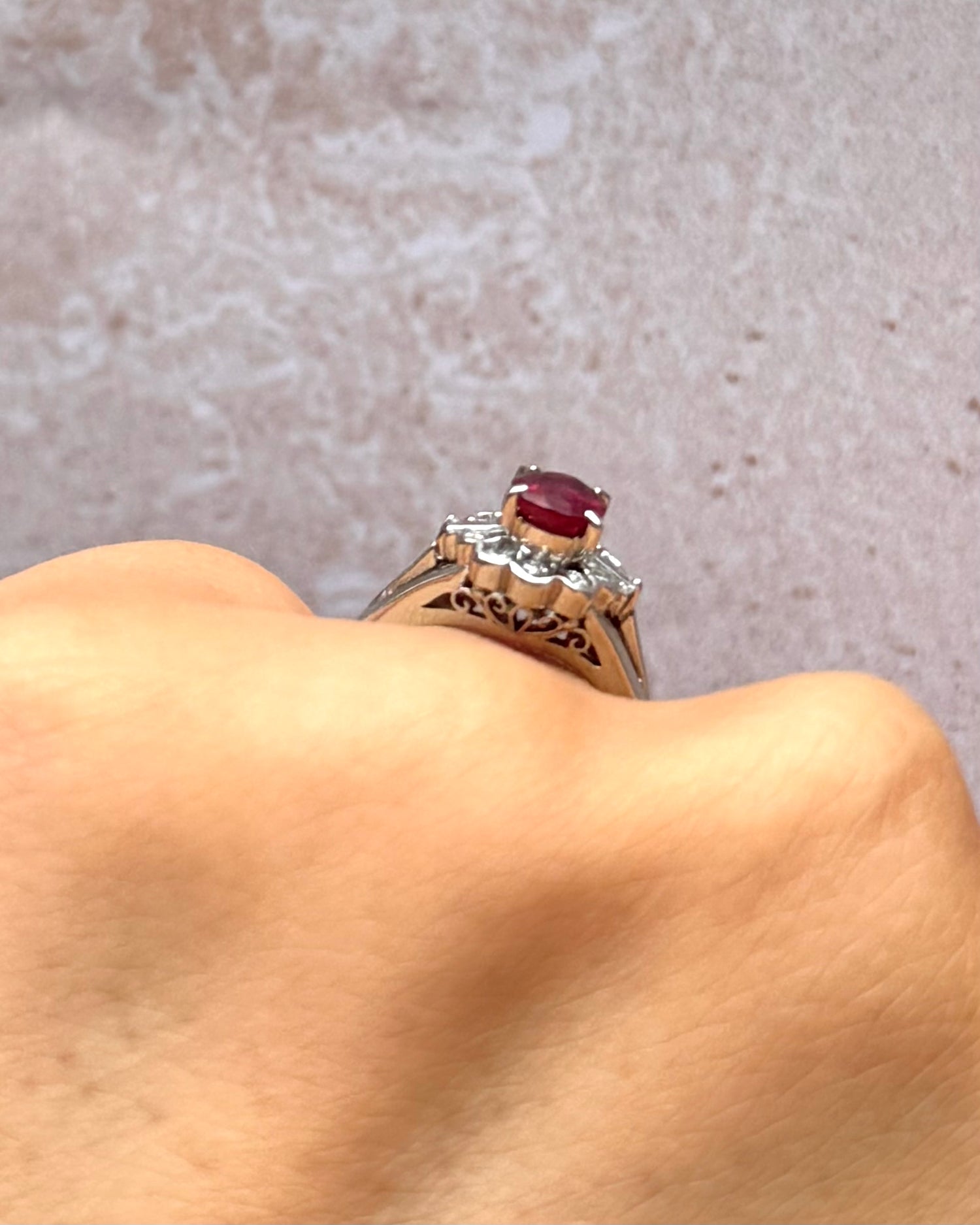 Bague Marguerite Rubis Mozambicain 0.81 carat &amp; Diamants 0.20 carat "Sarah"