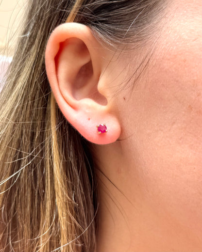 Pendientes de botón con rubí de 0,80 quilates "Vanessa"
