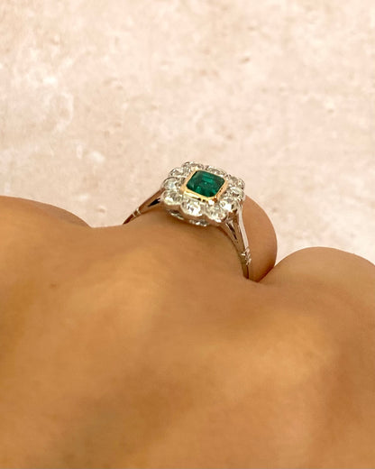 Art Deco Marguerite Ring Emerald 0.56 carat &amp; Diamonds 0.55 carat "Flore"