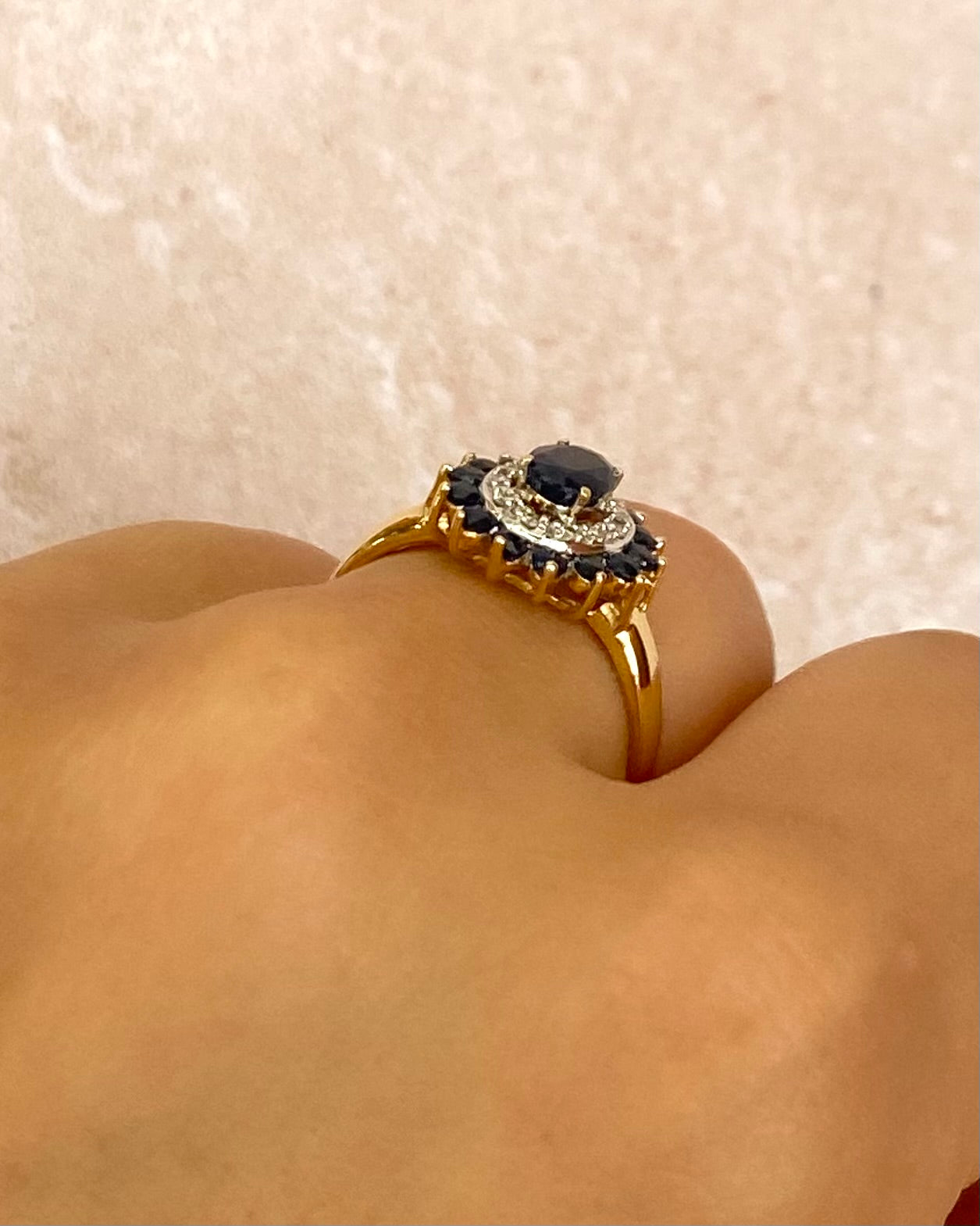Marguerite Ring with 0.98 Carat Sapphires &amp; Diamonds "Virna"