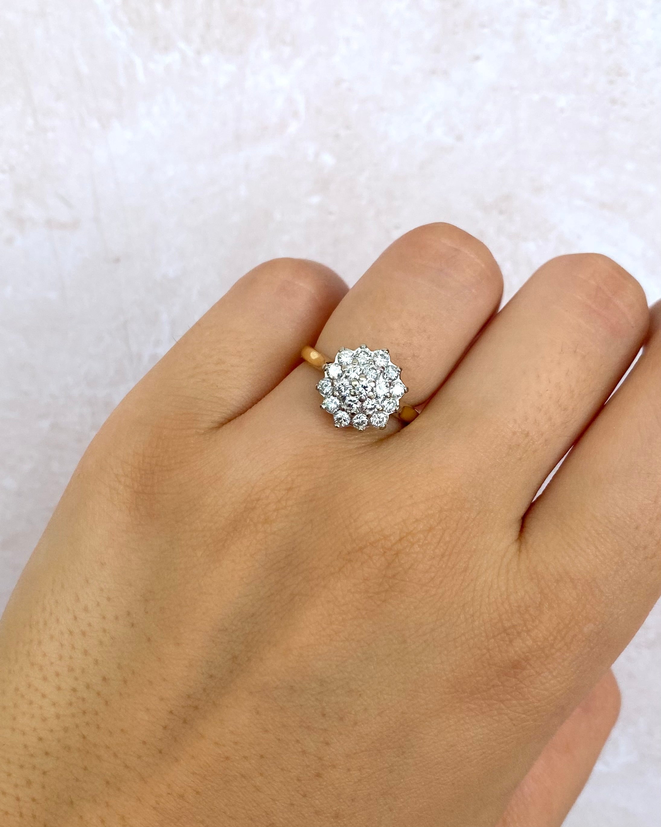 Marguerite Diamond Ring 0.95 Carat "Dina"