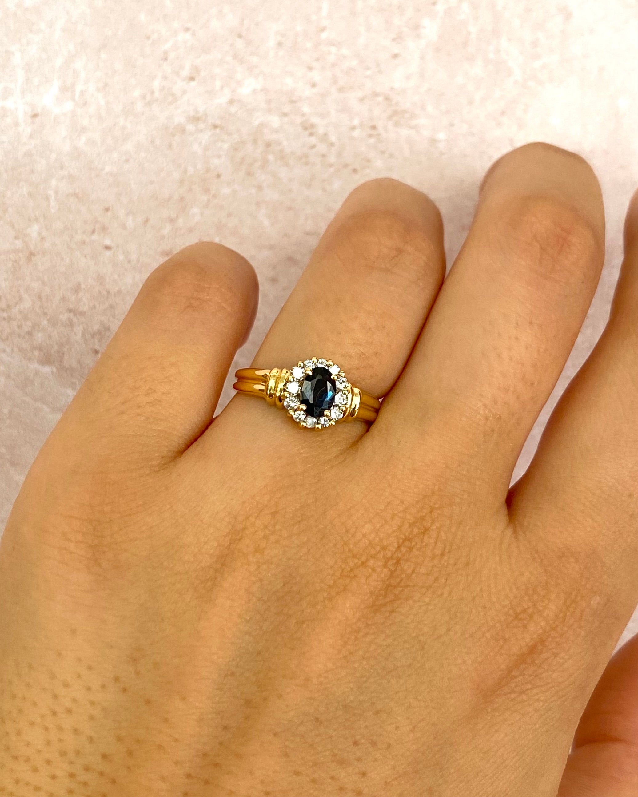 Marguerite Ring Sapphire 0.50 carat &amp; Diamonds 0.30 carat "Lynn"