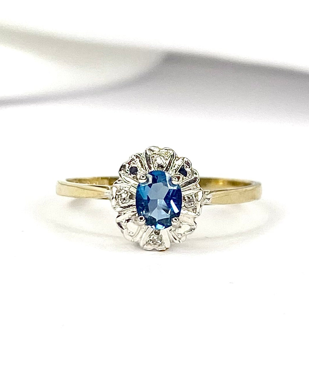 Marguerite Topaz &amp; Diamonds Ring "Lina"