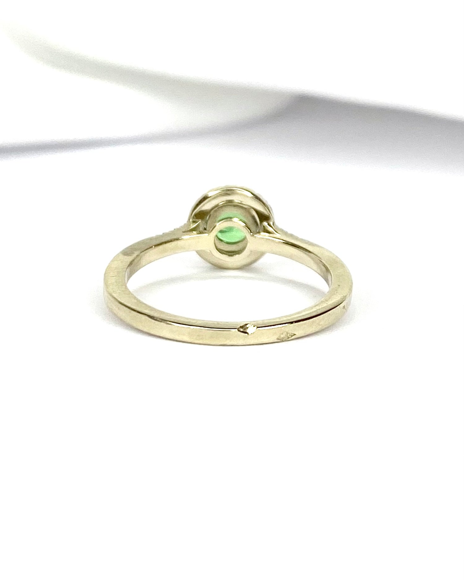 Solitaire Ring with Green Garnet 0.67 carat &amp; Diamonds 0.22 carat "Erika"