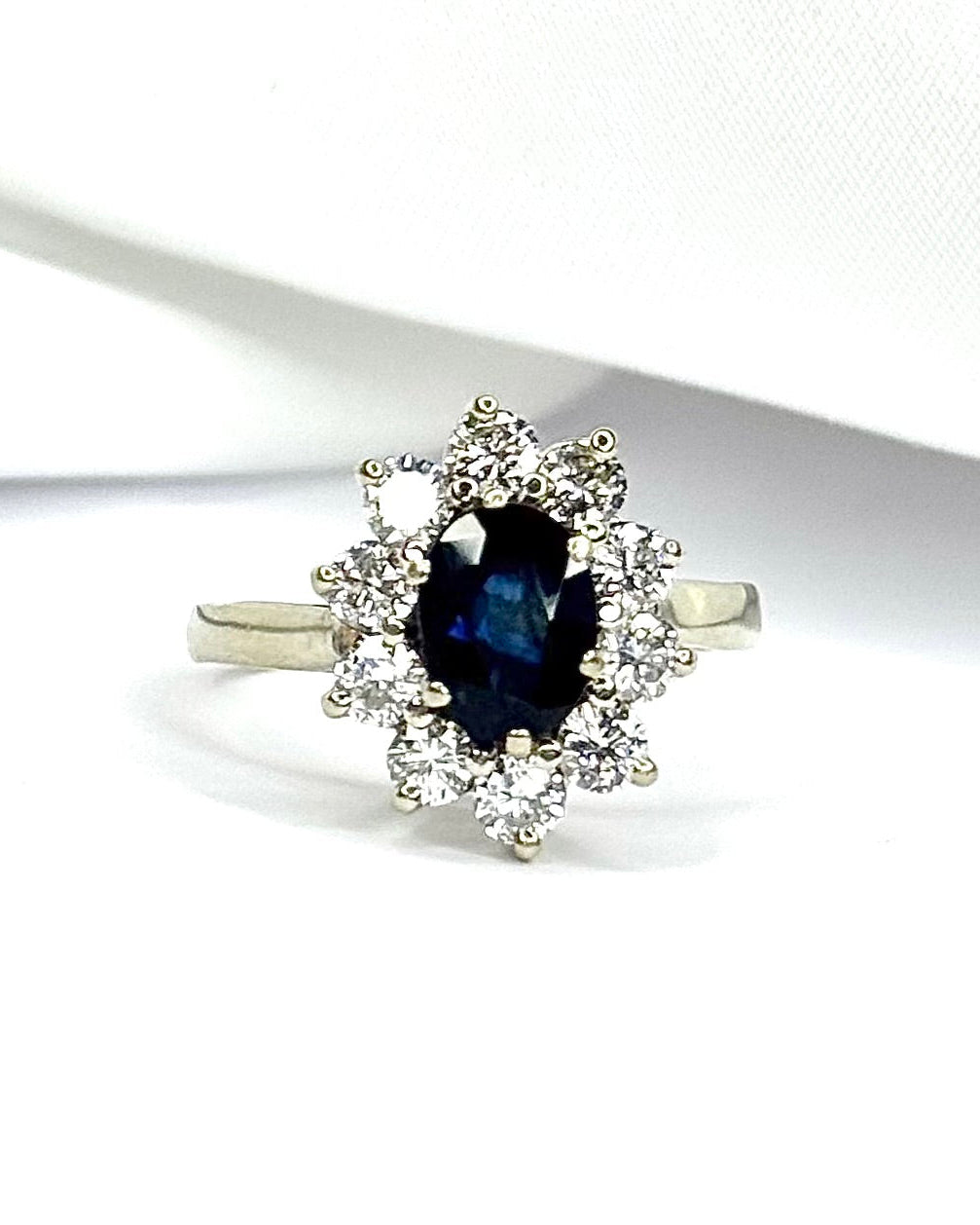 Bague Marguerite Saphir 1.52 carat &amp; Diamants 1 carat "Héloise"