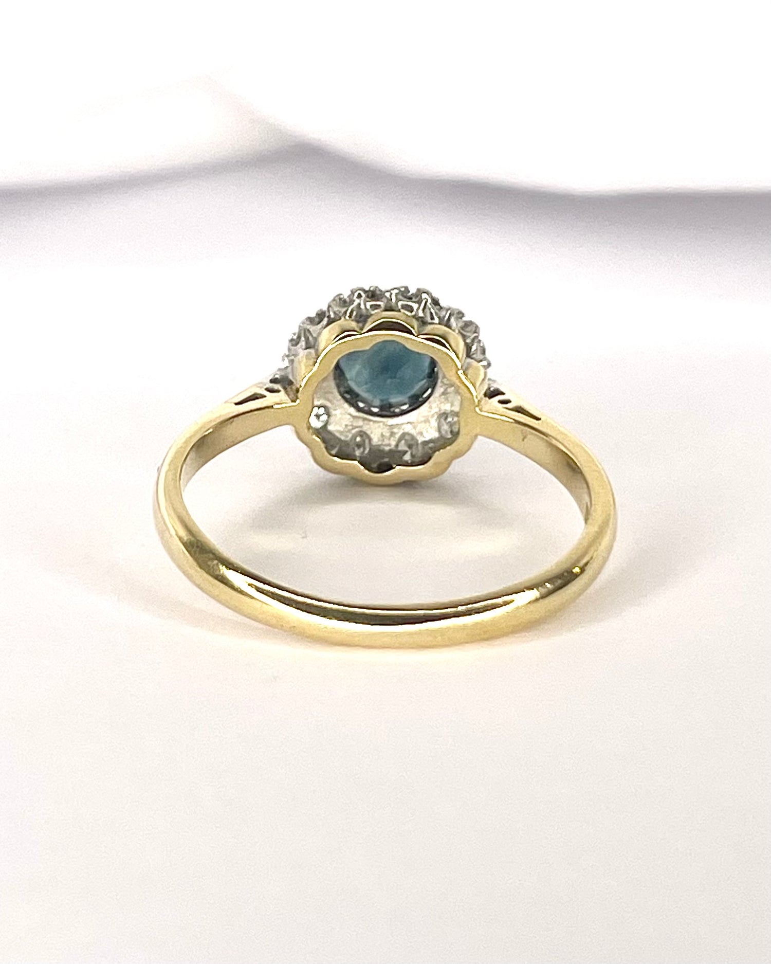 Anillo Marguerite Zafiro 0,80 quilates y diamantes "Célia"