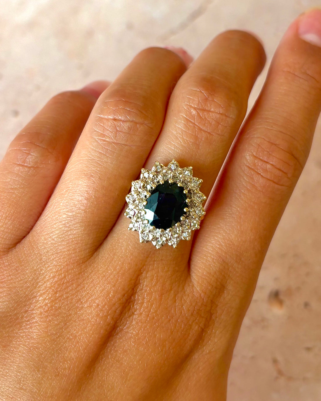 Bague Marguerite Saphir 2.85 carats &amp; Diamants 0.32 carat "Albane"