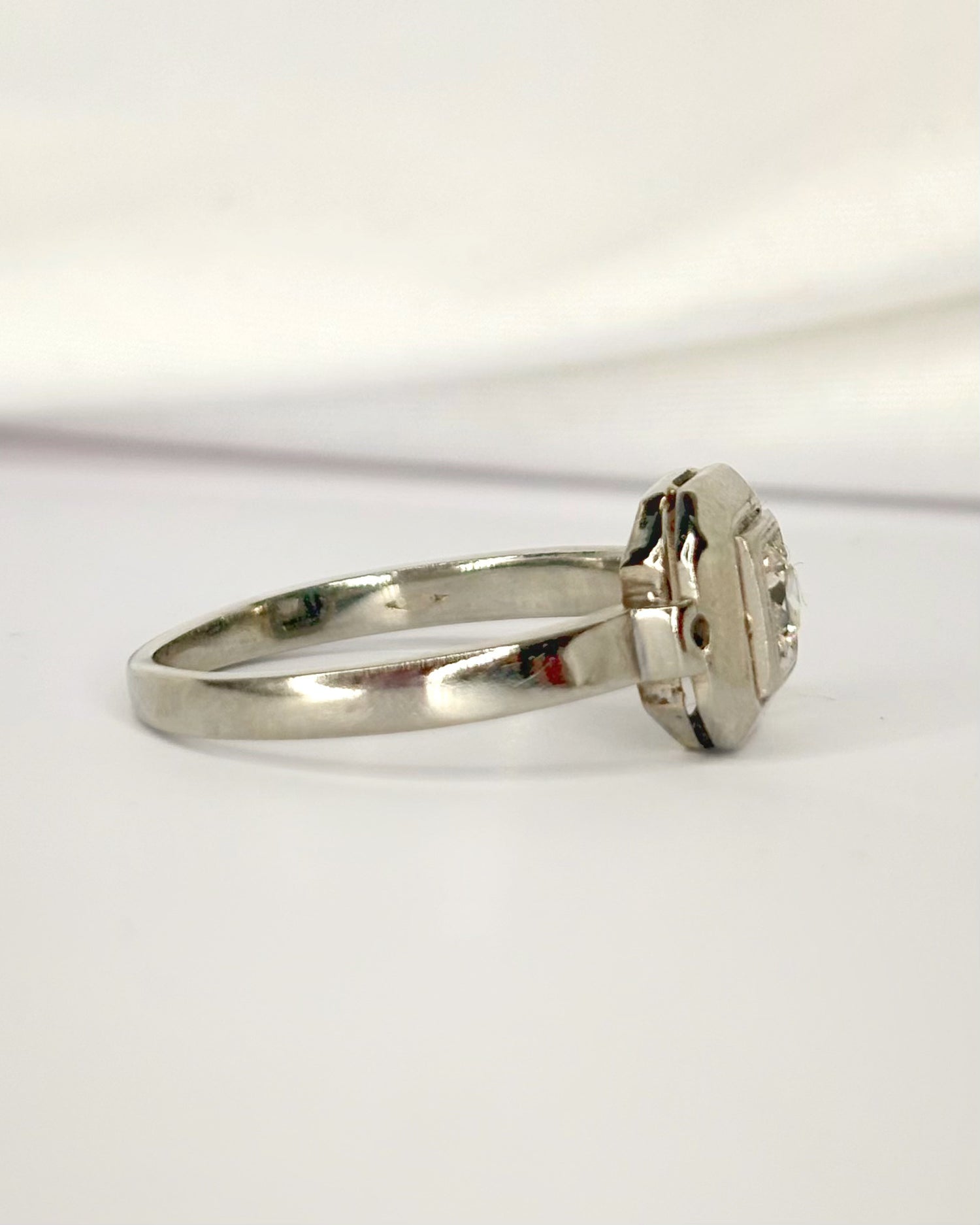 Anillo Art Déco con diamante de 0,22 quilates "Enera"