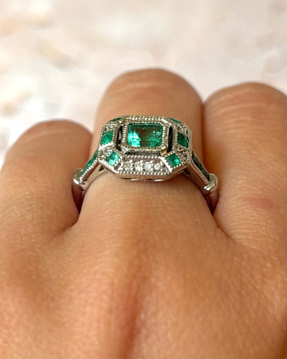 Art Deco Style Ring with Colombian Emeralds &amp; Diamonds "Paola"
