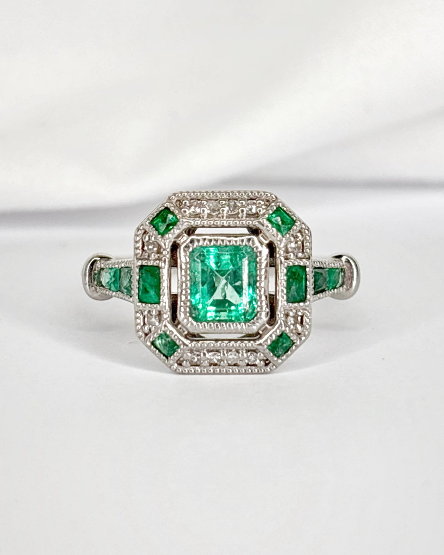 Art Deco Style Ring with Colombian Emeralds &amp; Diamonds "Paola"