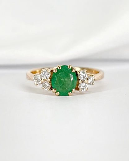 Bague Trilogie Émeraude 0.80 carat &amp; Diamants 0.24 carat "Carolina"
