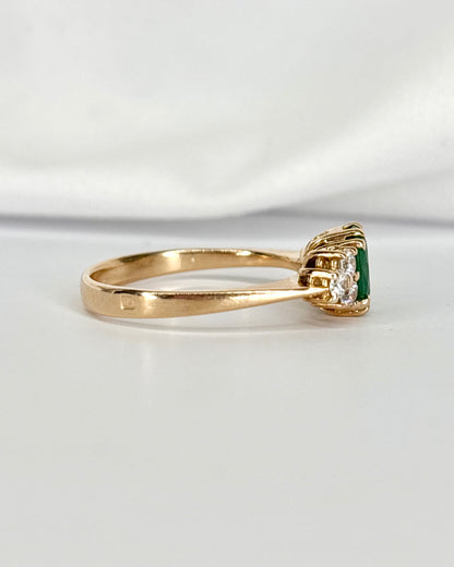 Bague Trilogie Émeraude 0.80 carat &amp; Diamants 0.24 carat "Carolina"