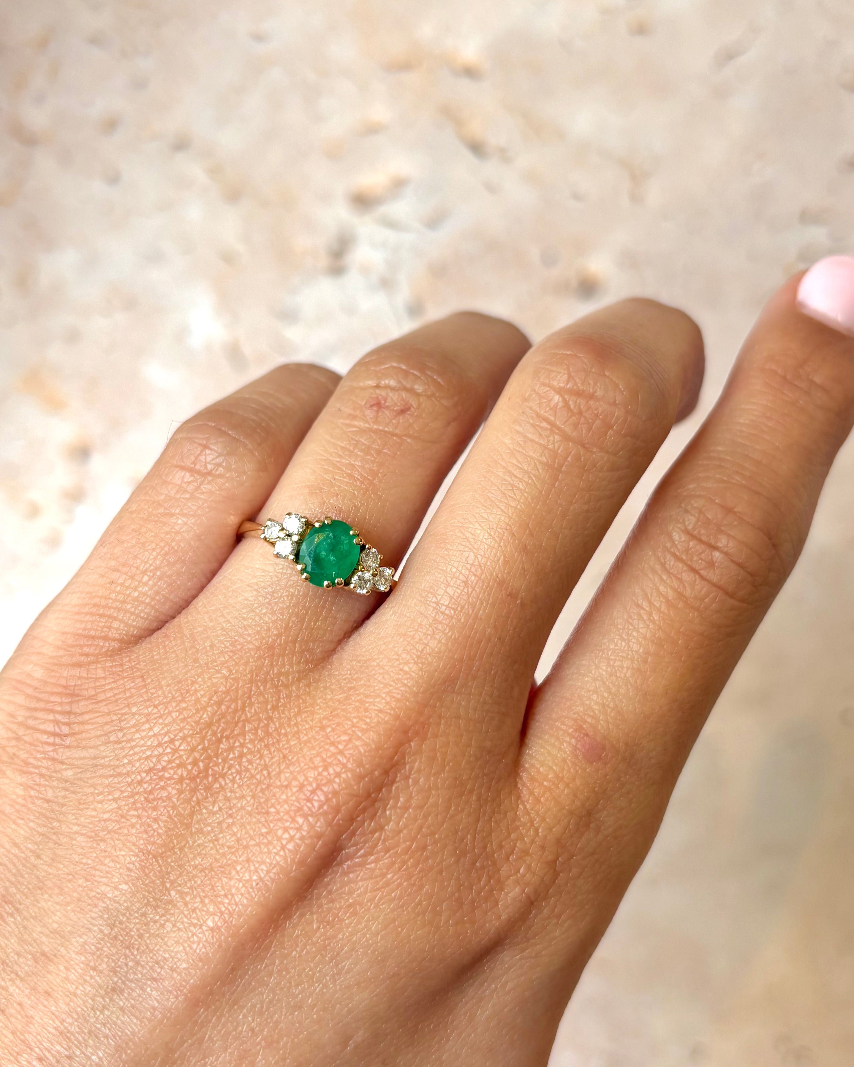 Bague Trilogie Émeraude 0.80 carat &amp; Diamants 0.24 carat "Carolina"