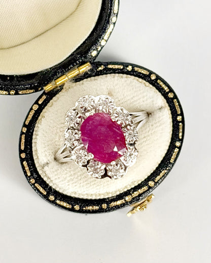 Bague Marguerite Rubis Birman 1.80 carat &amp; 10 Diamants "Kelaya"