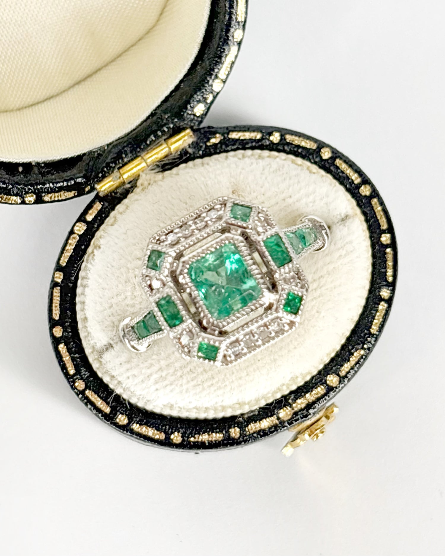 Art Deco Style Ring with Colombian Emeralds &amp; Diamonds "Paola"