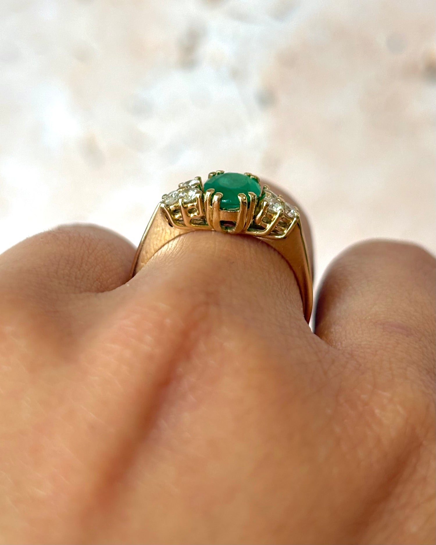 Bague Trilogie Émeraude 0.80 carat &amp; Diamants 0.24 carat "Carolina"