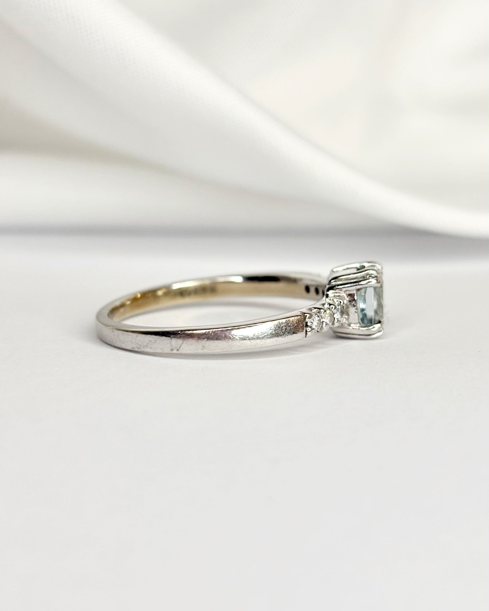 Bague Solitaire Aigue-Marine 0.60 carat &amp; Diamants "Lisa"