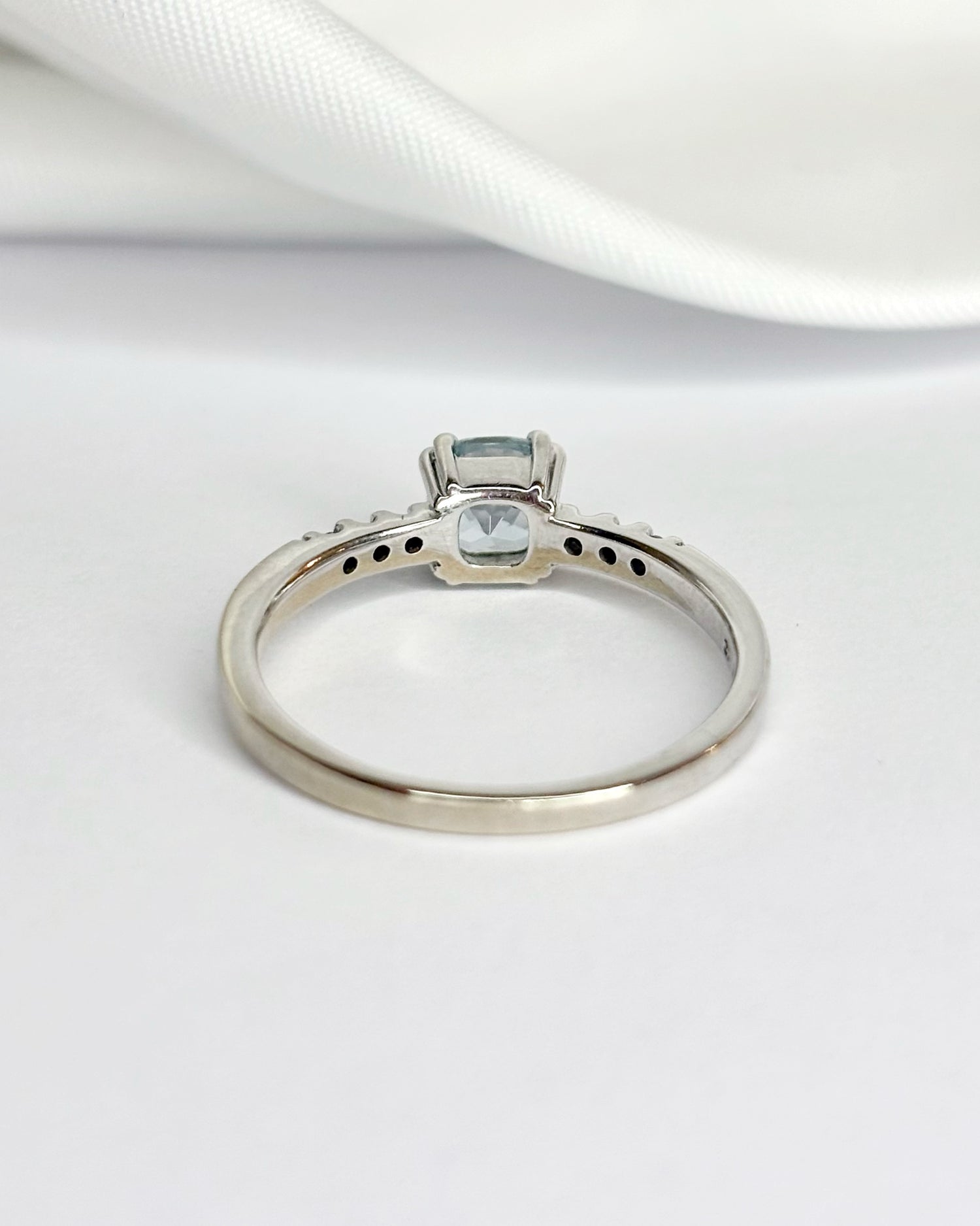 Bague Solitaire Aigue-Marine 0.60 carat &amp; Diamants "Lisa"