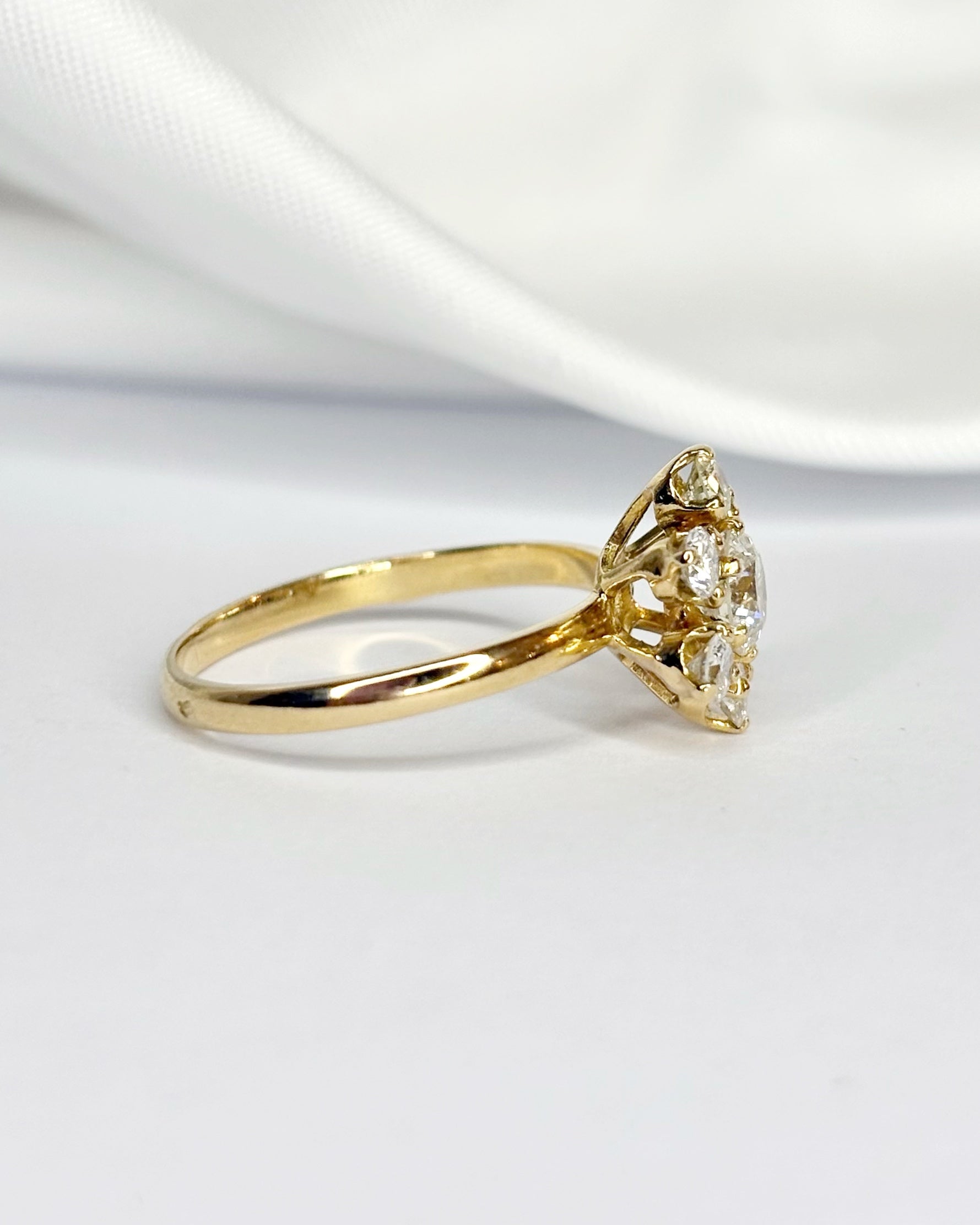 Bague Marguerite Diamants 0.68 carat "Océane"