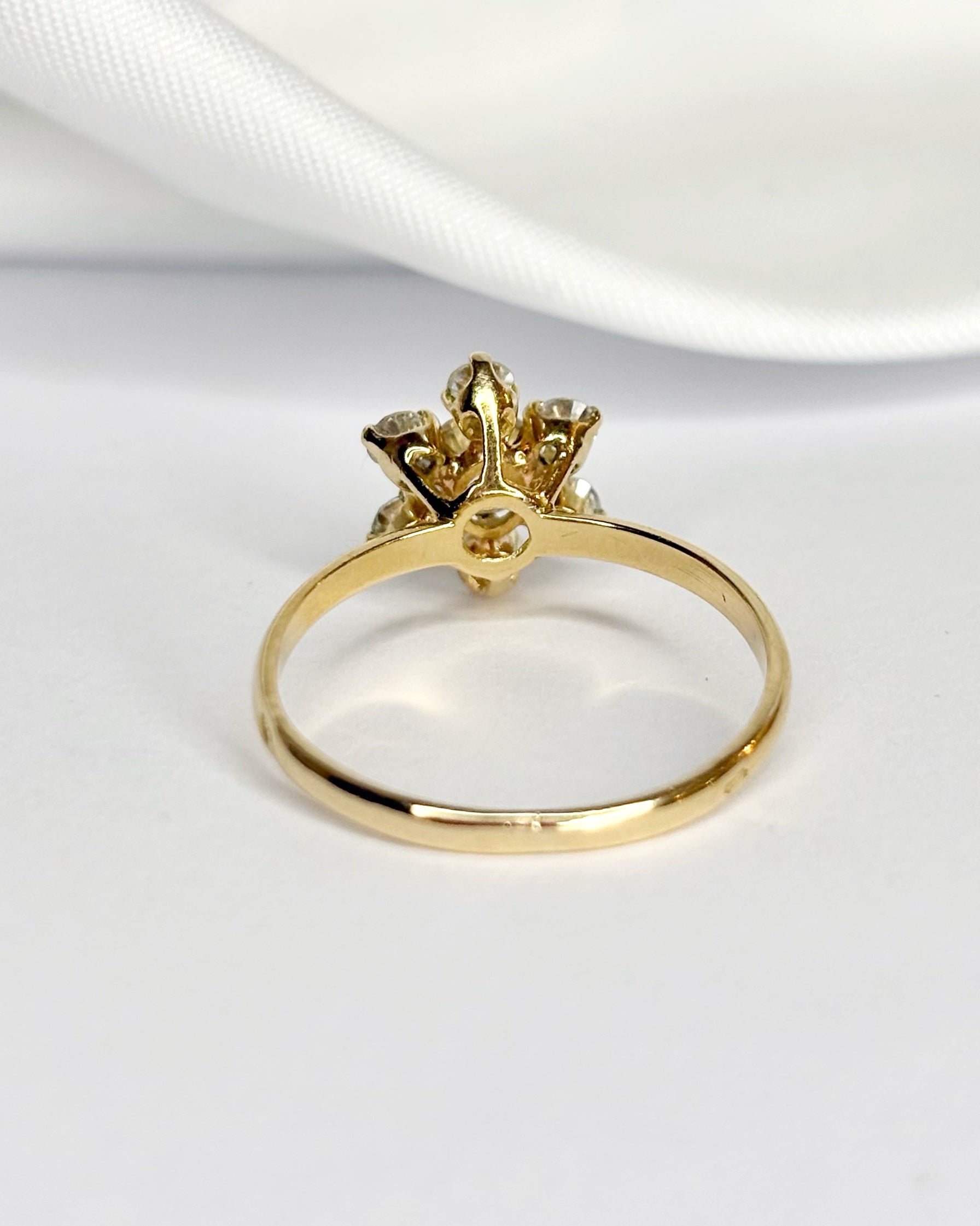 Bague Marguerite Diamants 0.68 carat "Océane"