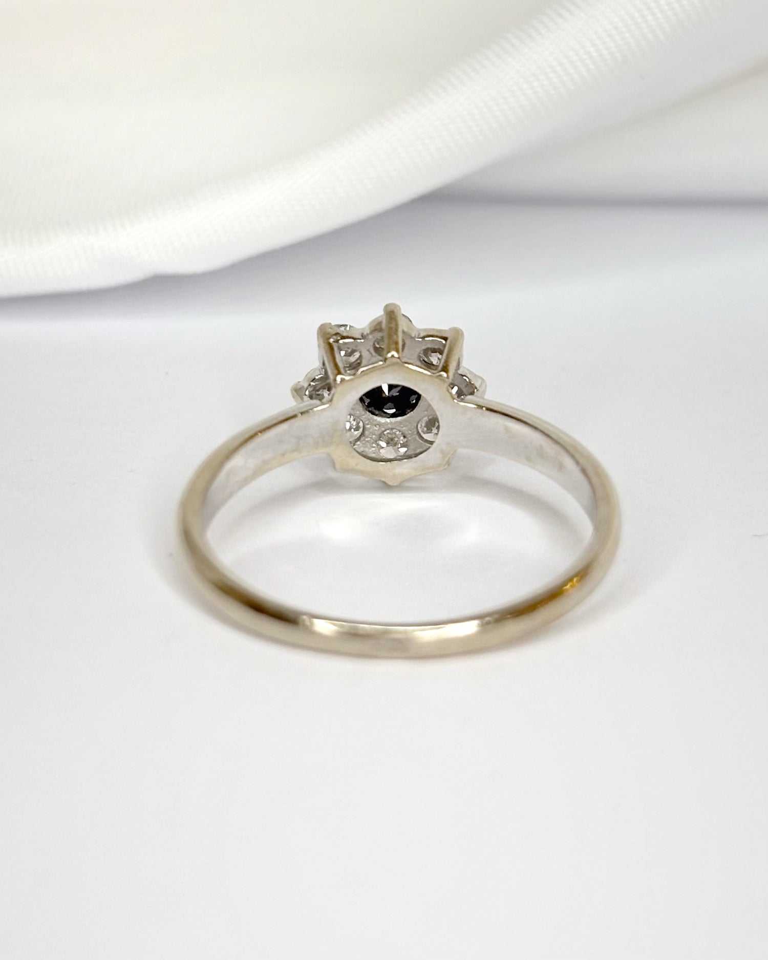 Bague Marguerite Diamants Noir &amp; Blancs 0.39 carat "Liana"