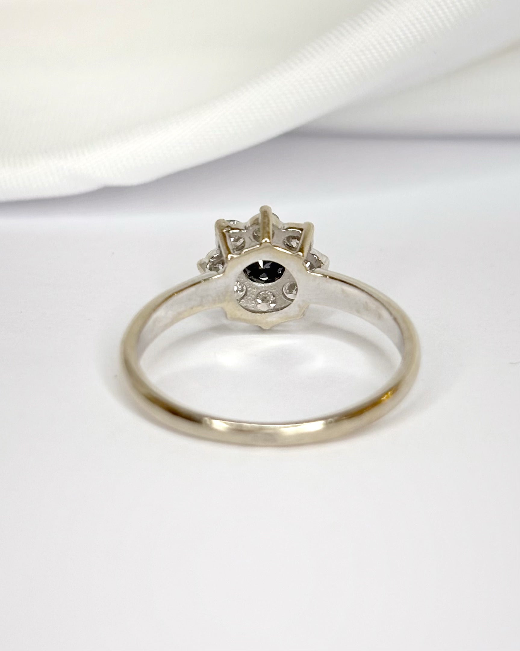 Bague Marguerite Diamants Noir &amp; Blancs 0.39 carat "Liana"