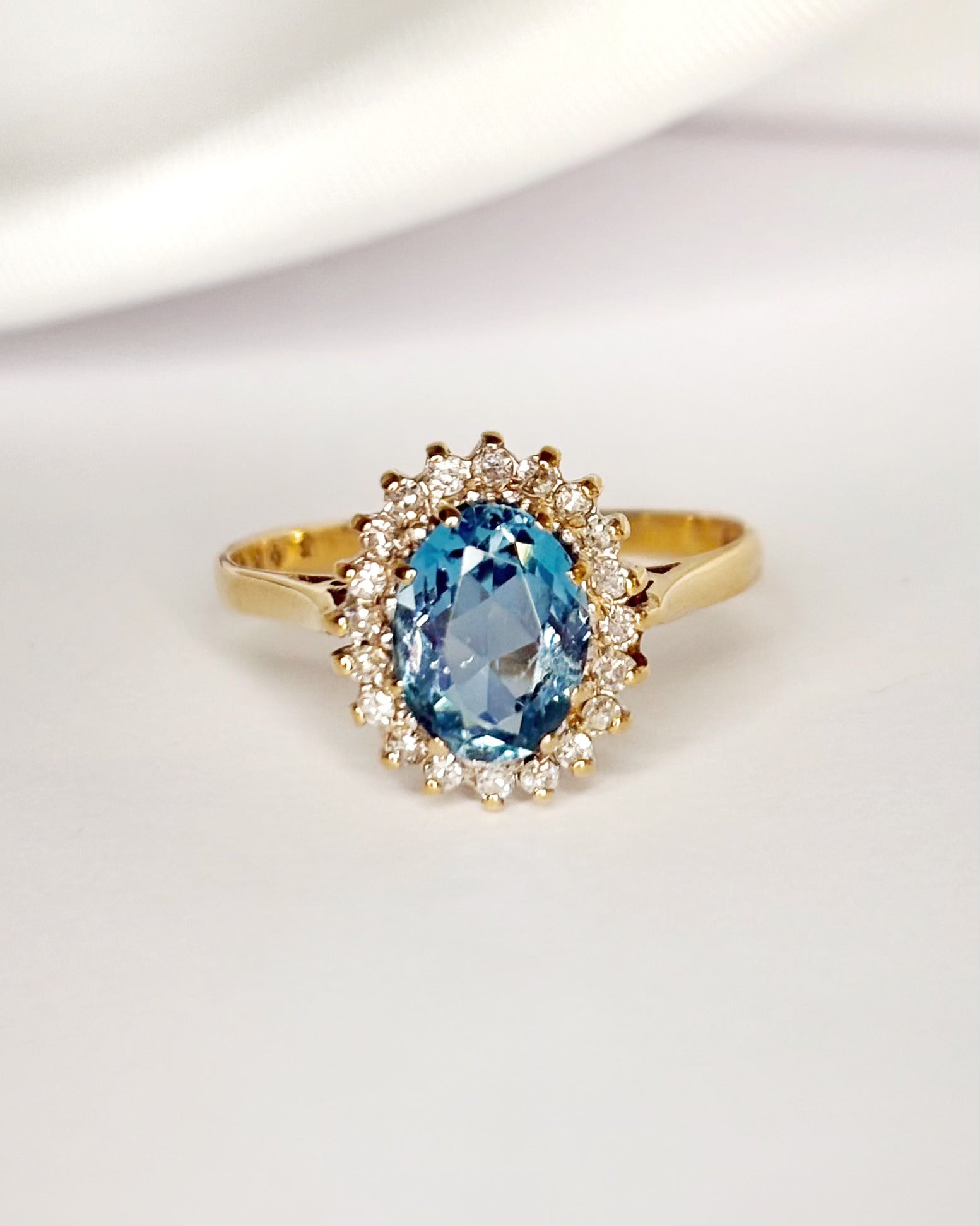 Bague Marguerite Topaze 1.70 carat &amp; Diamants "Livia"