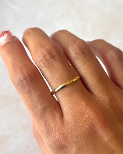 18-Carat Yellow Gold Wedding Band 2.4 mm "Line"