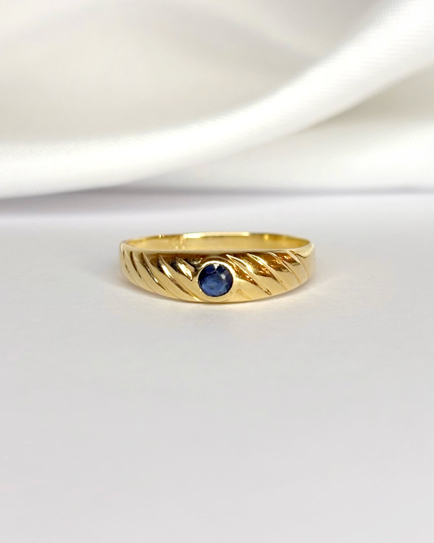 Bague Jonc Saphir "Charlotte"