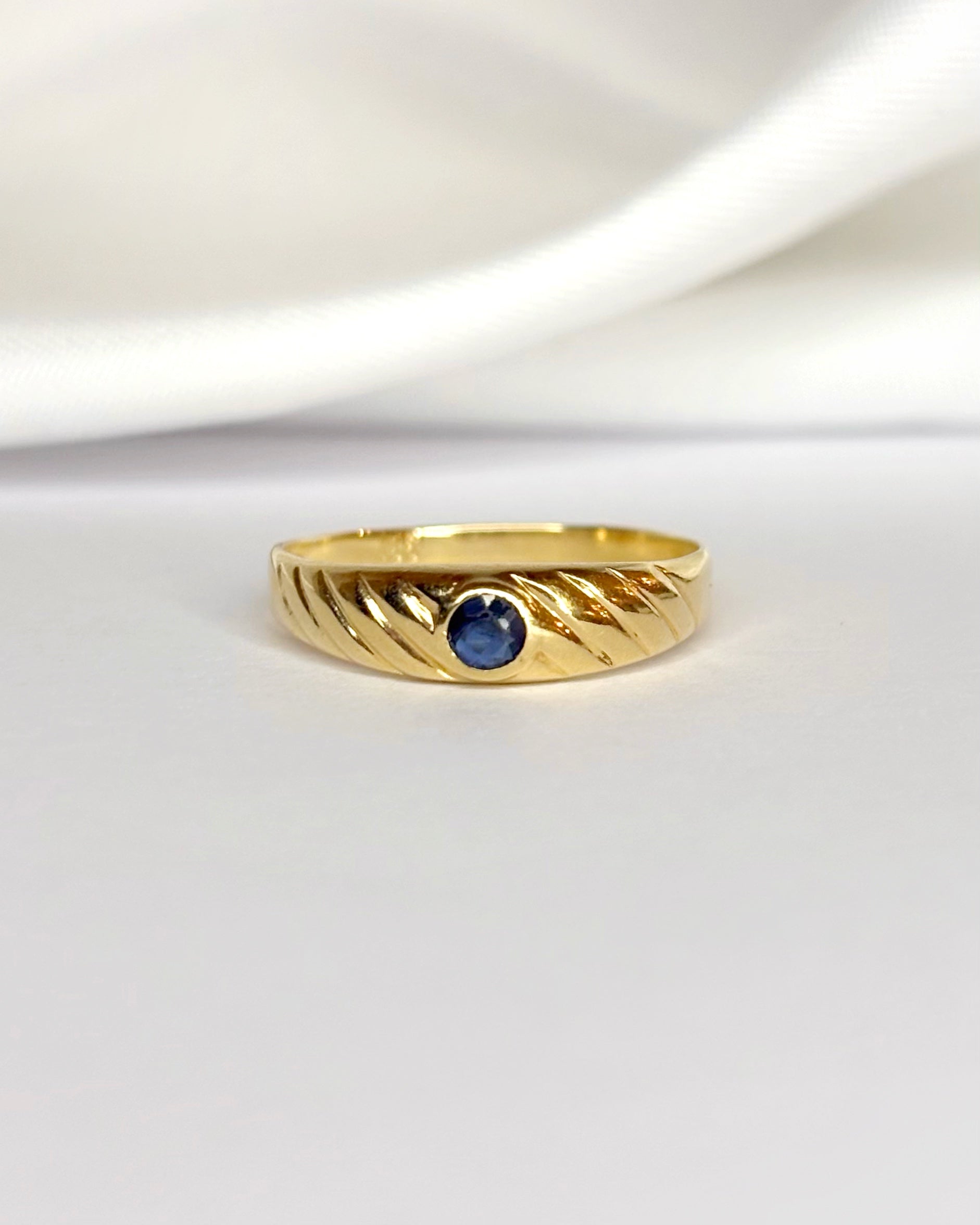 Bague Jonc Saphir "Charlotte"