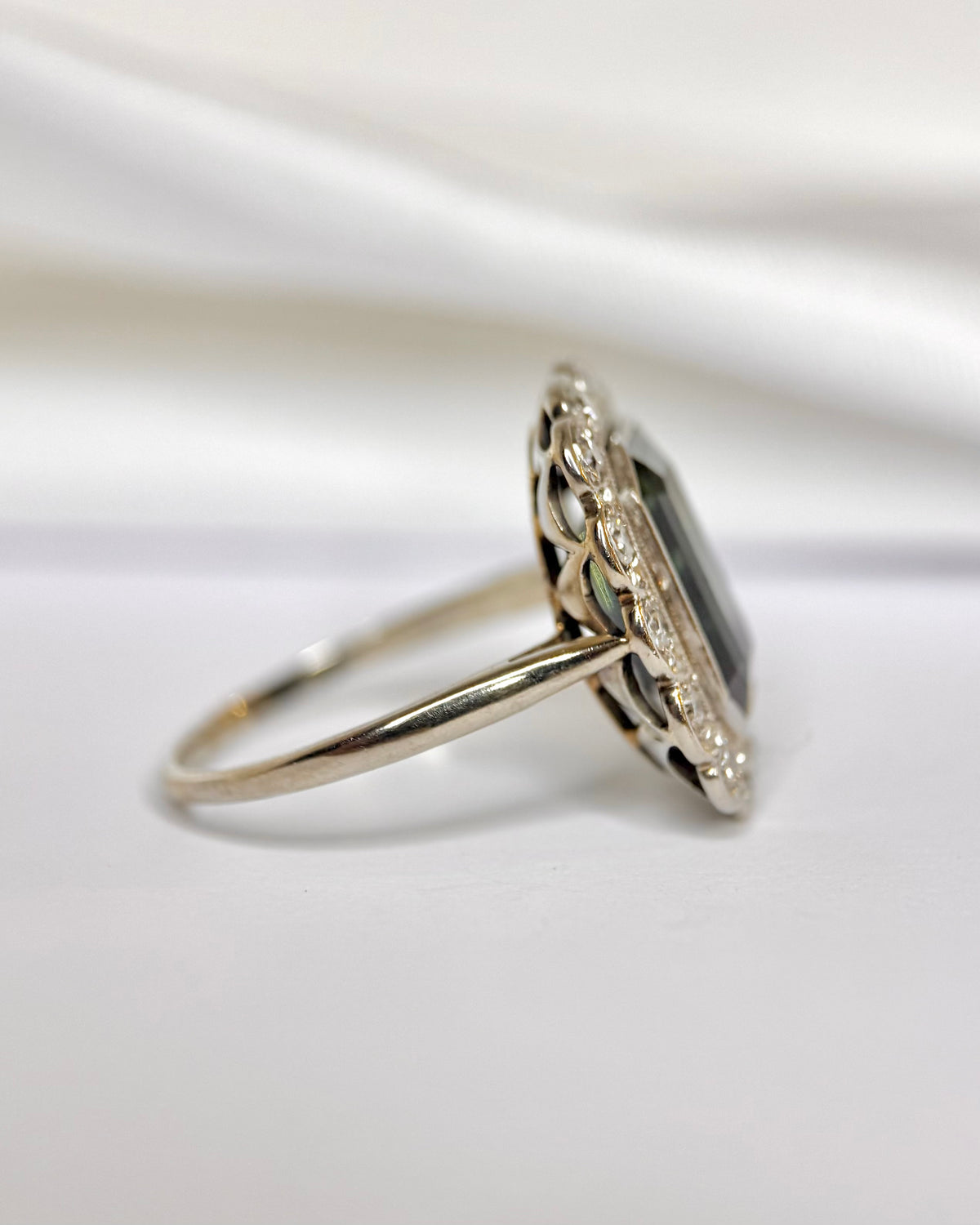 Bague Art-déco Saphir Teal 5.10 carats &amp; Diamants 4.88g "Janette"