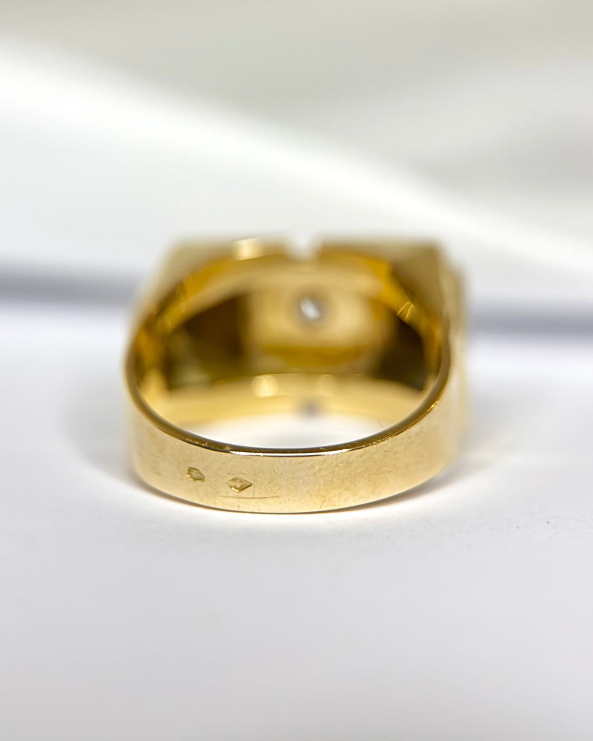 “Aisha” Diamond &amp; 18-karat Gold Tank Ring, 6,08g
