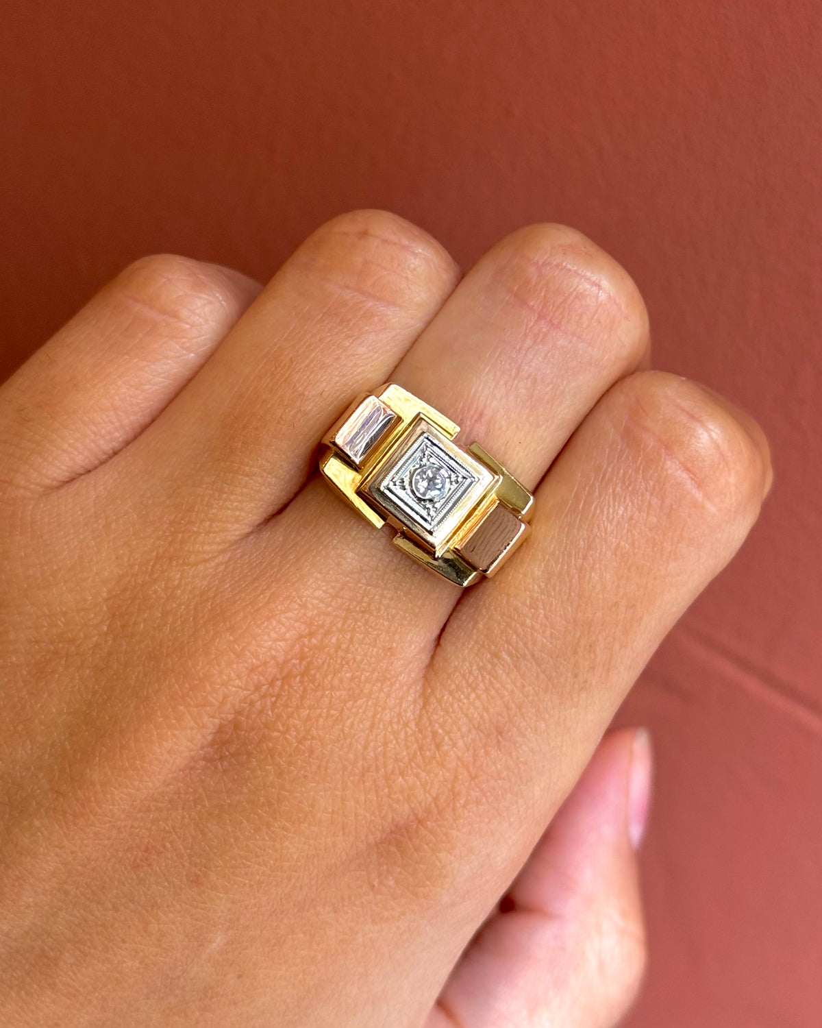 “Aisha” Diamond &amp; 18-karat Gold Tank Ring, 6,08g