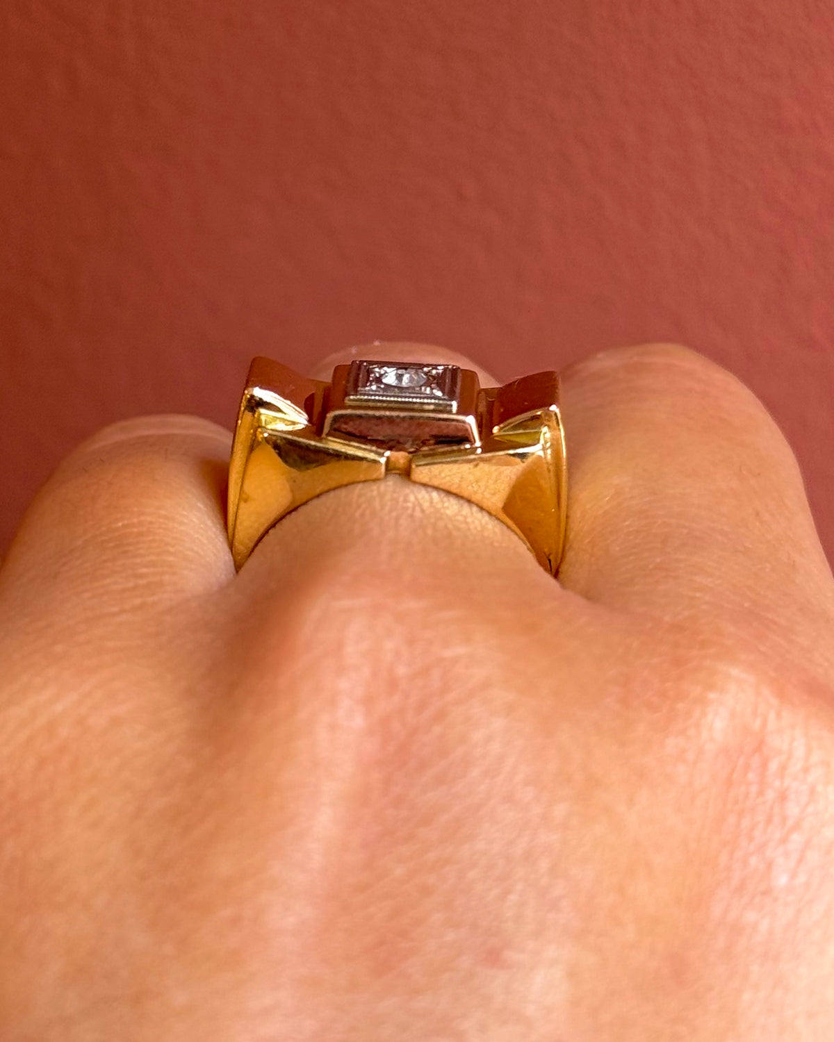 “Aisha” Diamond &amp; 18-karat Gold Tank Ring, 6,08g