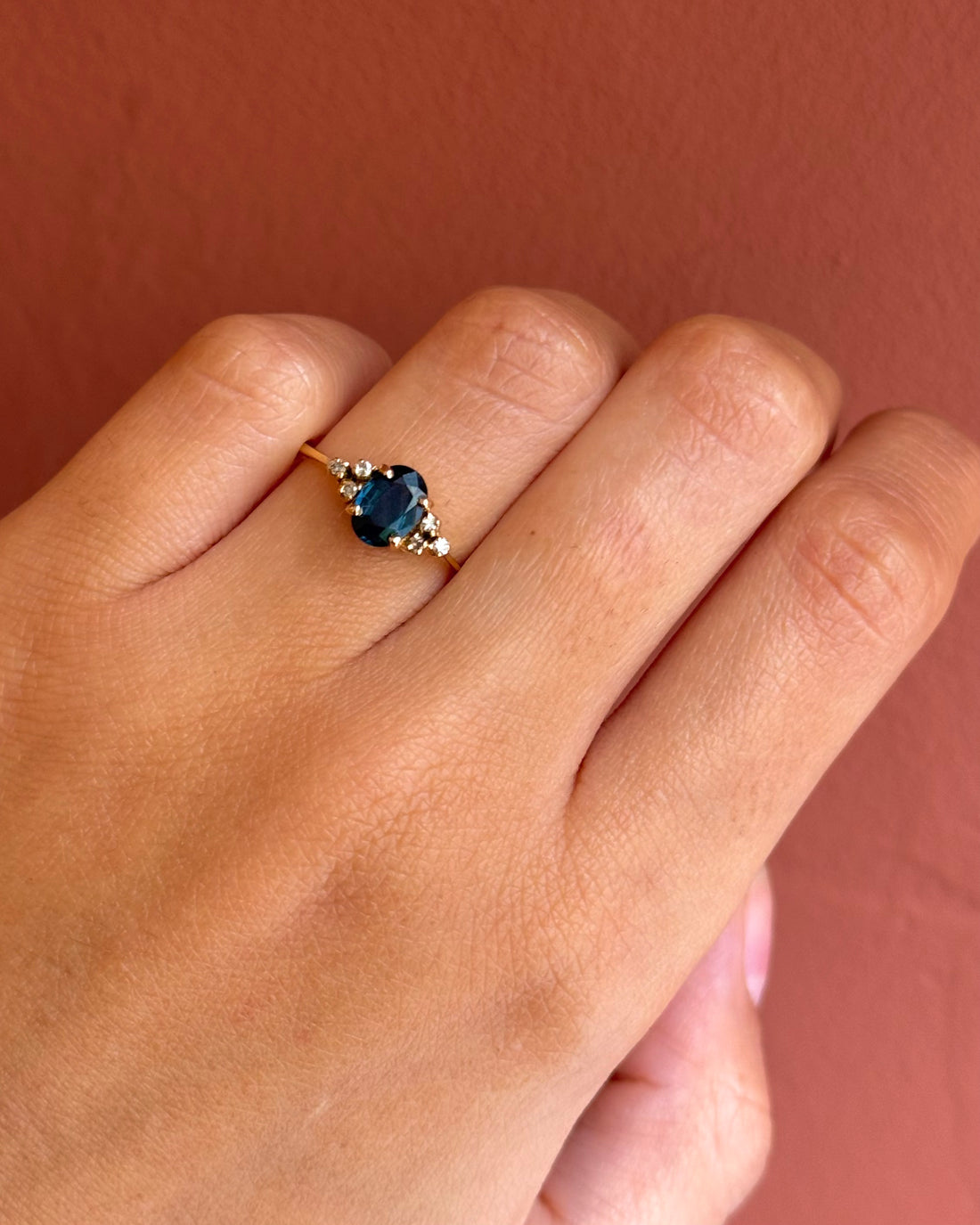 Bague Trilogie Saphir 0.85 carat &amp; Diamants "Mystie"