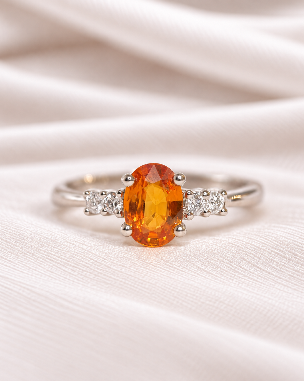 Bague Trilogie Saphir Abricot 1 carat &amp; Diamants 0.24 carat "Amandine"