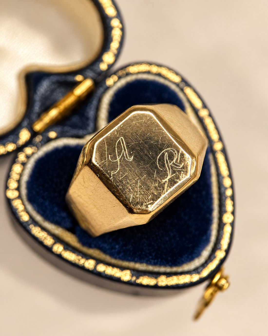 Anillo de sello de oro amarillo de 18 quilates, 4,08 g «Jordan»