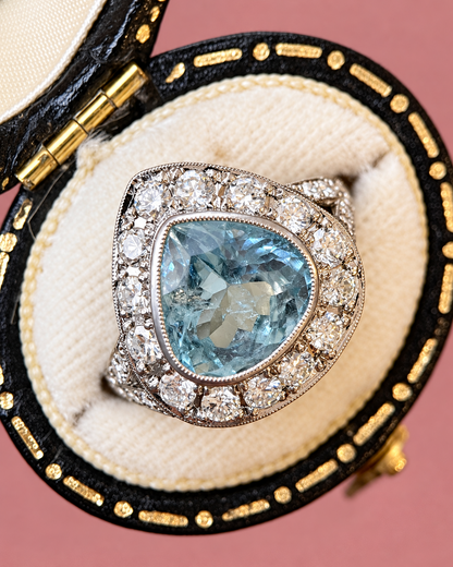 Anillo de estilo art déco con aguamarina de 3.88 quilates y diamantes de 0.49 quilates «Ariette»