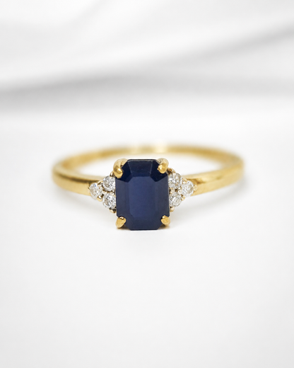 1.20-carat Chatoyant Sapphire &amp; Diamond Trilogy Ring "Louanne"