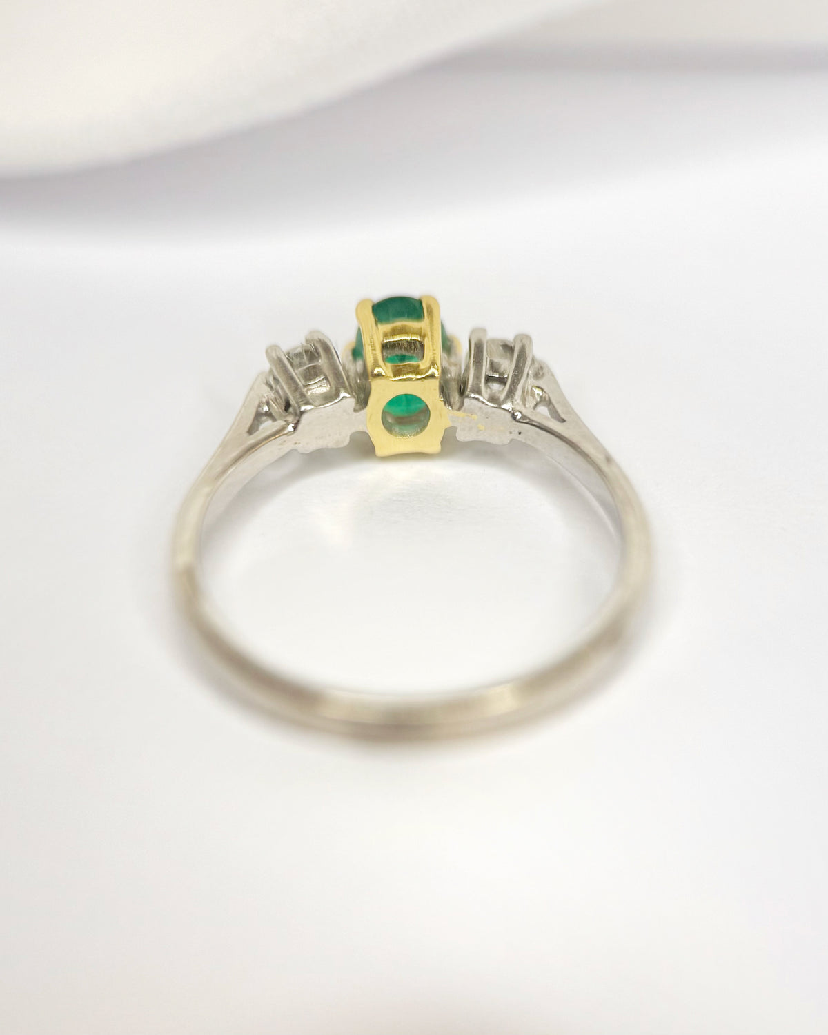 Bague Trilogie Émeraude 0.55 carat &amp; Diamants 0.26 carat "Nil"