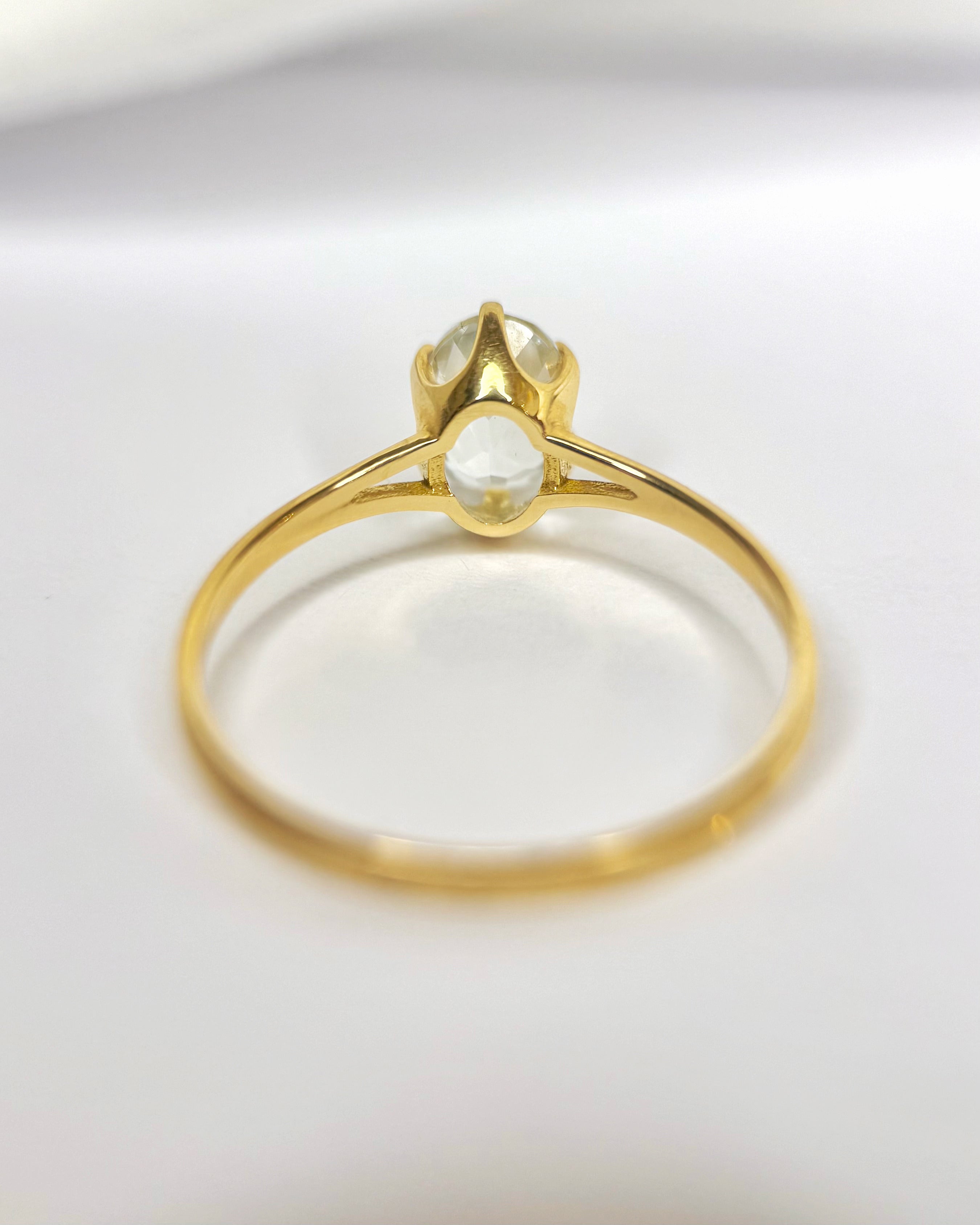 0.80-carat Aquamarine Solitaire Ring "Billie"