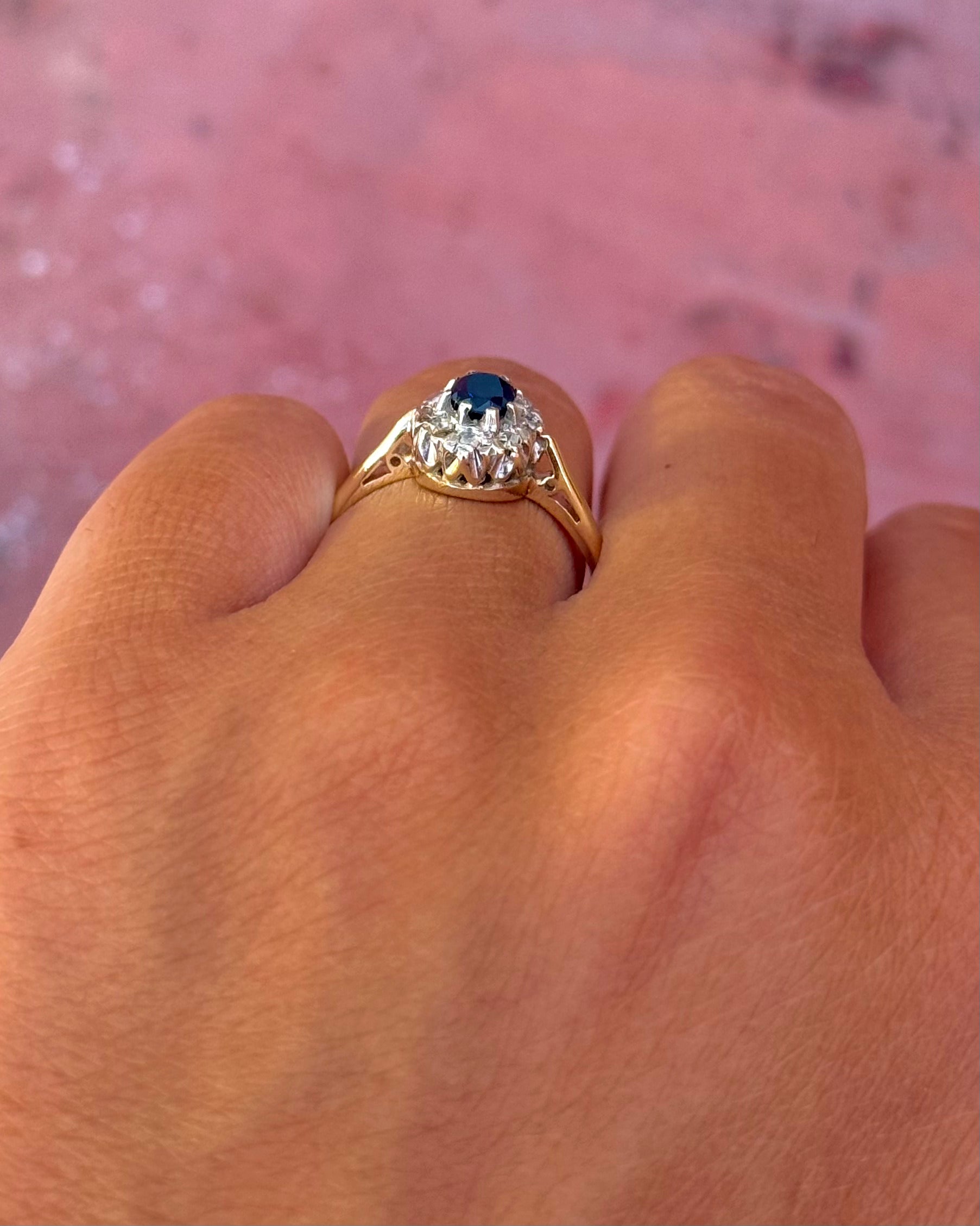 0.52-Carat Sapphire &amp; Diamond Daisy Ring "Cléa"