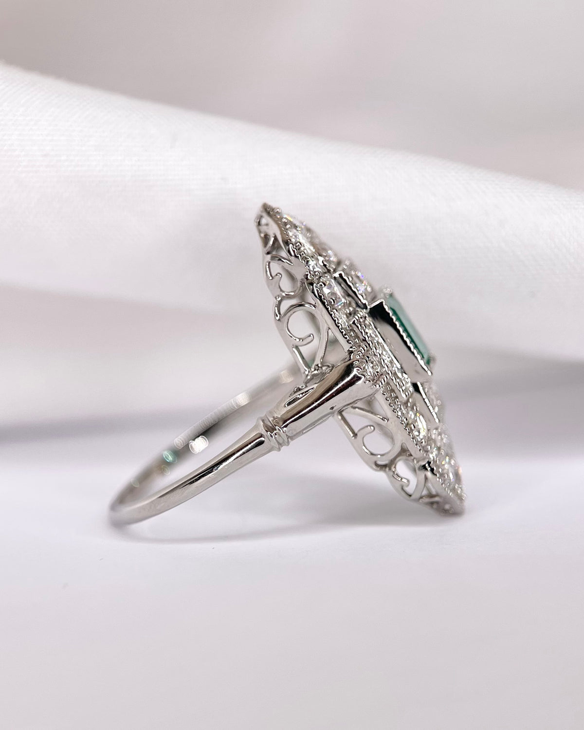 Art Deco-style Colombian Emerald Ring 0.59 carat &amp; Diamonds 0.93 carat "Minerva"