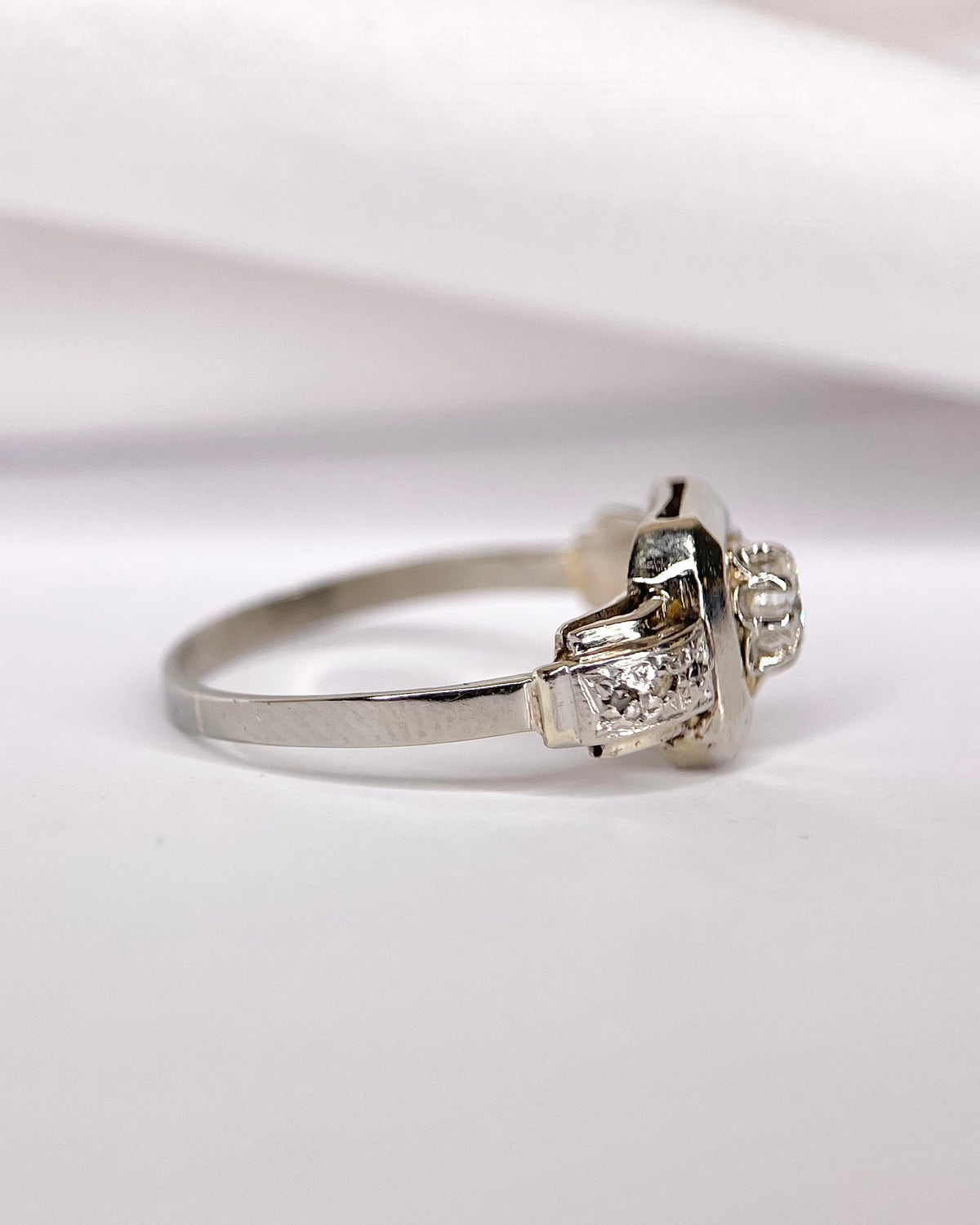 Art Deco Diamond Ring "Nuna"