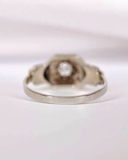 Art Deco Diamond Ring "Nuna"