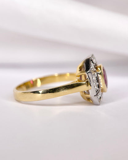 Anillo de estilo art déco con rubí de 0.85 quilates y diamantes de 0.48 quilates, 5,43 g «Maya»