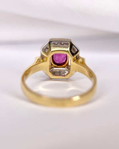 Anillo de estilo art déco con rubí de 0.85 quilates y diamantes de 0.48 quilates, 5,43 g «Maya»