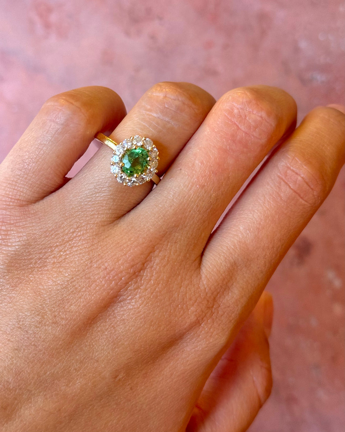 Bague Marguerite Grenat Tsavorite de Tanzanie 1.14 carat &amp; Diamants 0.63 carat "Aya"