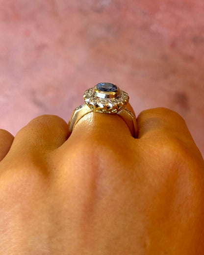 “Séverine” 3.51-carat Cornflower sapphire Marguerite ring &amp; 0.48-carat diamonds, 7.15g